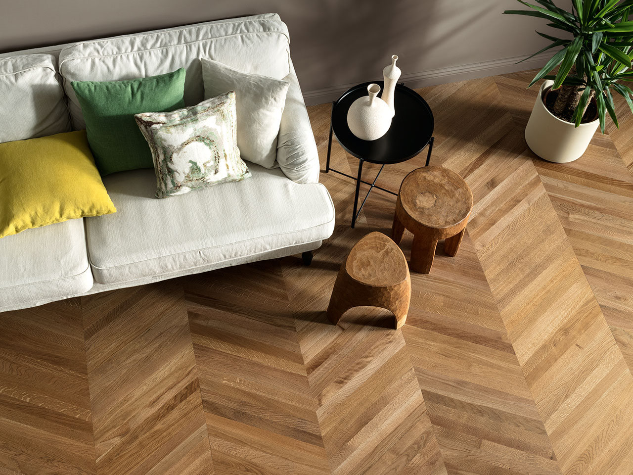 PARKETT EICHE UNGARISCHES FISCHGRÄTMUSTER GEBÜRSTET LACKIERT - PALAIS