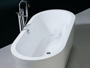 Freistehende Badewanne Logic 167,5X78 mit Füßen