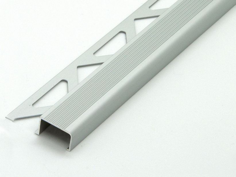 Profilo Paragradino Global Stair Alluminio Anodizzato Argento Altezza 8mm 2,7m