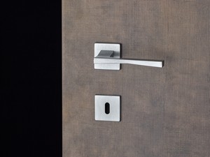 Linea Handle for Hinged Door Satin Chrome