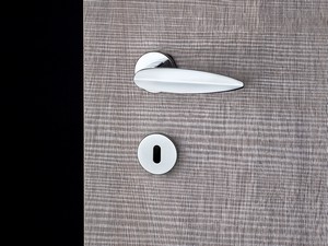 Vela Handle for Hinged Door Glossy Chrome