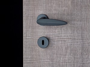 Vela Handle for Hinged Door Matt Black