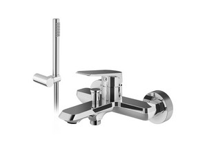 Lune Bathtub Group with Polished Chrome Equipment