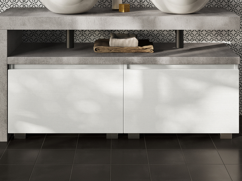 Badezimmerschrank Qubo Standversion 140 cm Holzoptik Weiß Matrix mit Platte in Zementoptik Oxidgrau und 2 Füßen Chrom