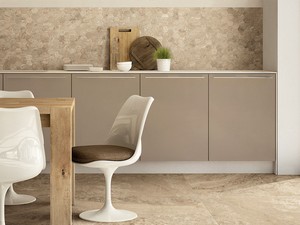 Mosaik Elegance Travertino Beige 29x27 Feinsteinzeug mit 3D-Marmoreffekt in Beige