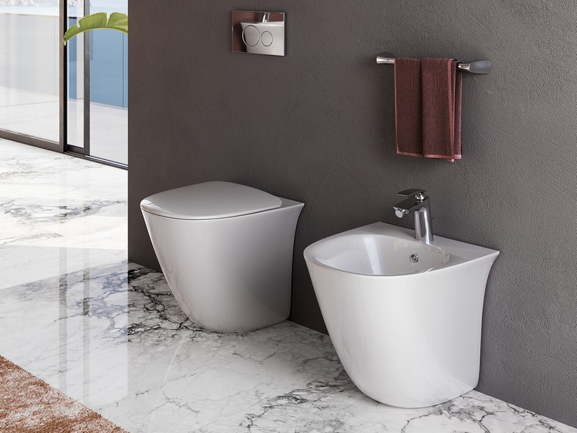 Wandbündige Stand-Badkeramik Berlino Rimless