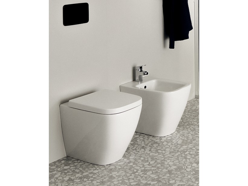 Sanitaires sans réservoir à poser Ideal Standard i.Life B sortie transposée rimless blanc