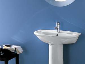 Lavandino A Colonna Bagno.Lavabo A Colonna Praga 65 Bianco Lucido Iperceramica