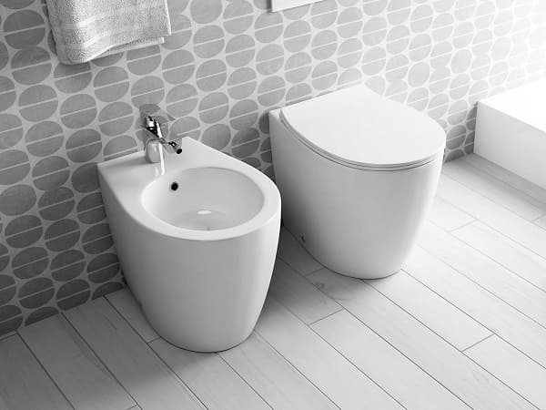 WC sans réservoir à poser