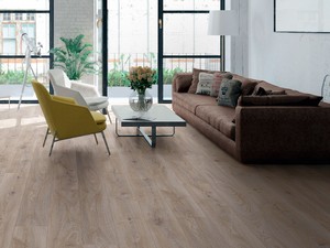 Sol stratifié résistant à l’eau Hardy Oak Large effet chêne naturel AC5